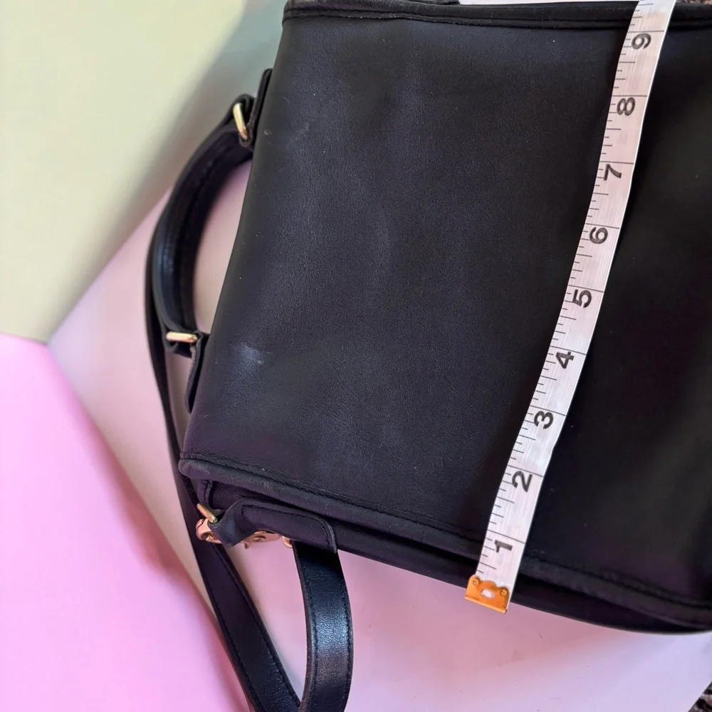 COACH Vintage 5130 Station Elegant Black Leather Shoulder Bag - Picture 10 of 11